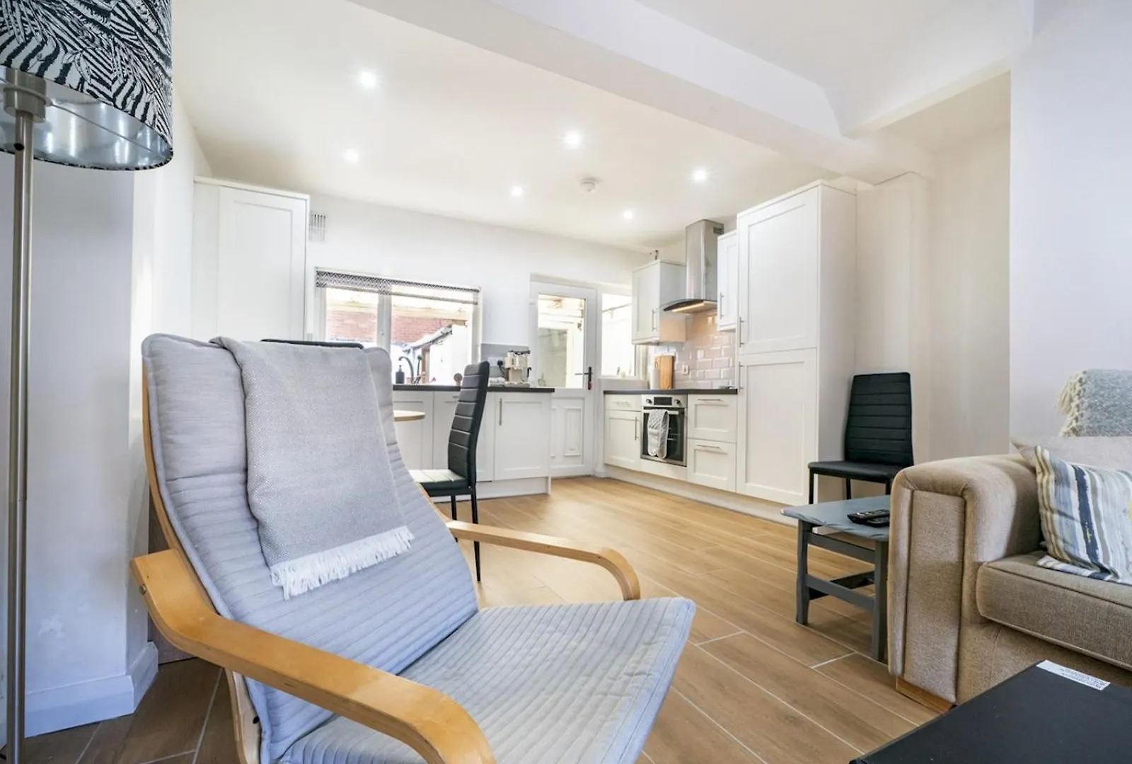 別荘 Pass The Keys Bright & Airy 2 Bedroom Home Lots ベルファスト
