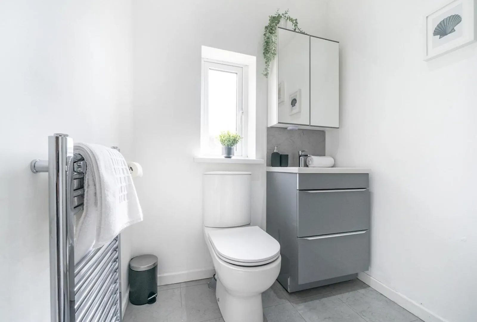 Dom wakacyjny Pass The Keys Bright & Airy 2 Bedroom Home Lots Belfast