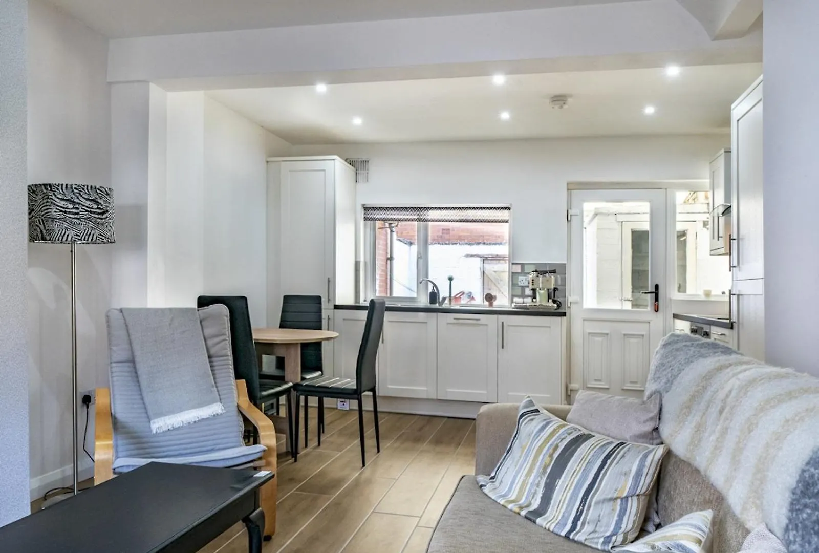 Pass The Keys Bright & Airy 2 Bedroom Home Lots Belfast 0*,  Wielka Brytania